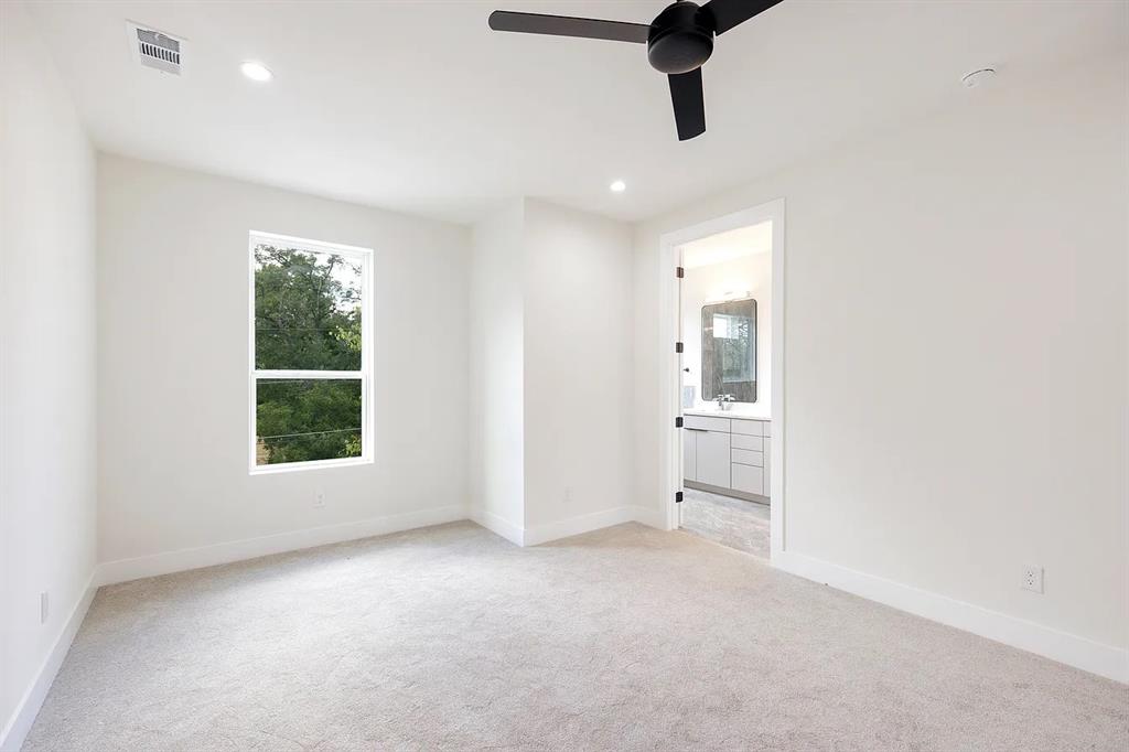 112 Muncie Avenue, Dallas, TX 75212