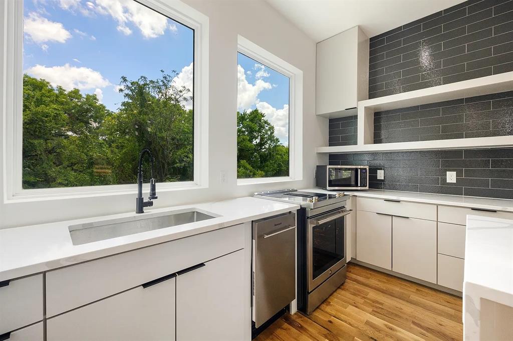112 Muncie Avenue, Dallas, TX 75212