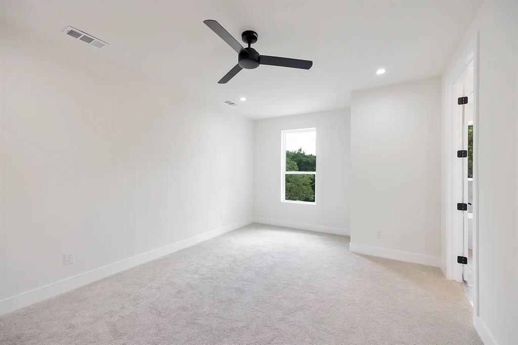 112 Muncie Avenue, Dallas, TX 75212