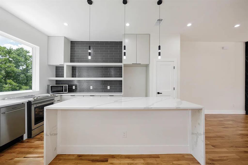 112 Muncie Avenue, Dallas, TX 75212