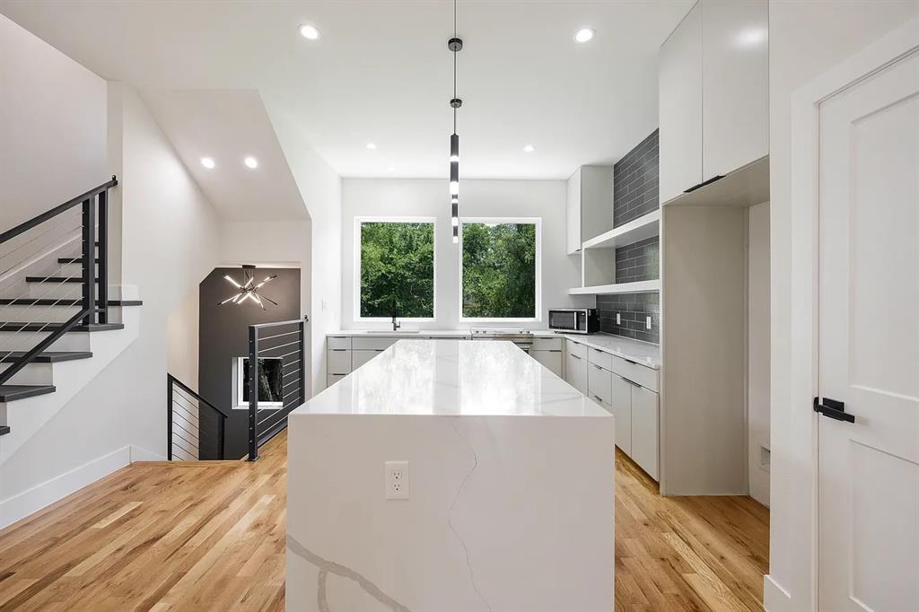 112 Muncie Avenue, Dallas, TX 75212