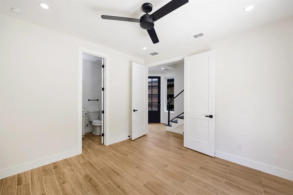 112 Muncie Avenue, Dallas, TX 75212