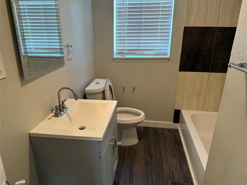 2781 Locust Avenue, Dallas, TX 75216