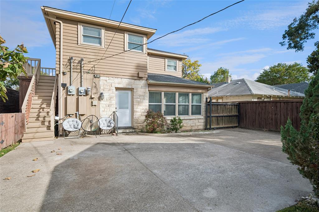 215 N Winnetka Avenue, Dallas, TX 75208