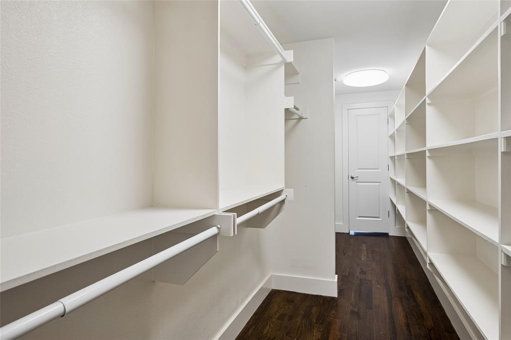 215 N Winnetka Avenue, Dallas, TX 75208