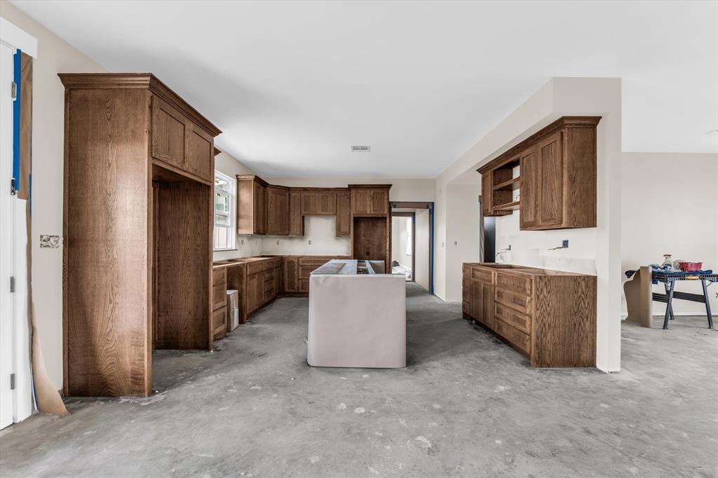 296 Sorghum Hill, Elm Mott, TX 76640