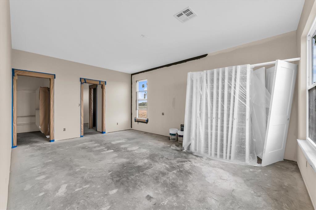 296 Sorghum Hill, Elm Mott, TX 76640