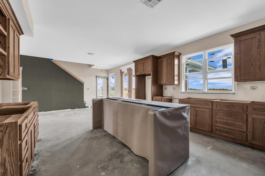 296 Sorghum Hill, Elm Mott, TX 76640