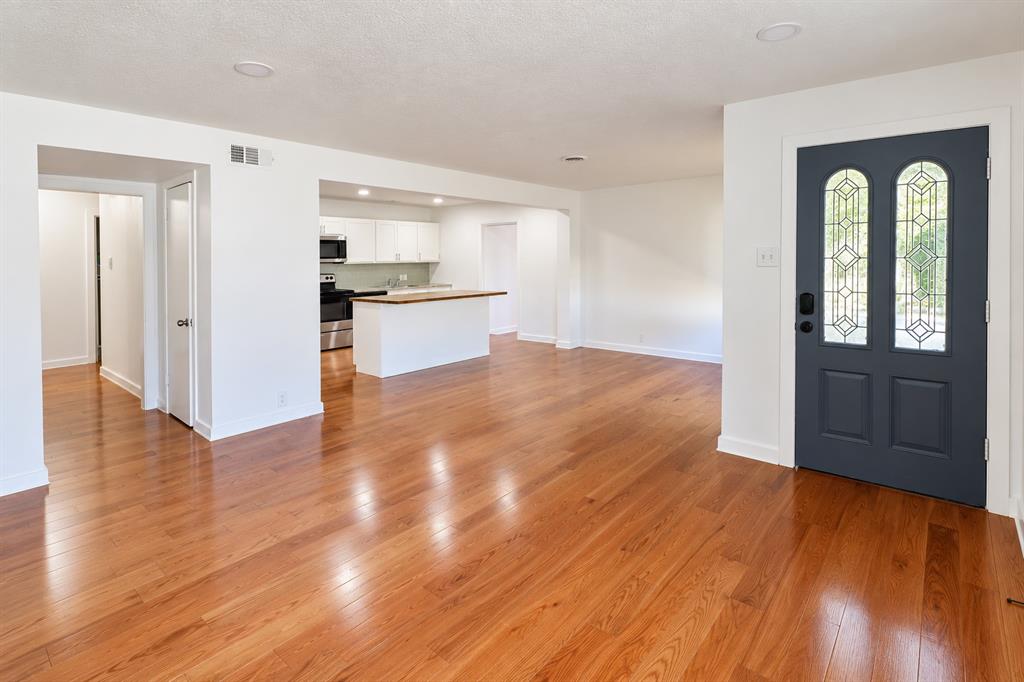 2402 Housley Drive, Dallas, TX 75228 2402 Housley Drive, Dallas, TX 75228