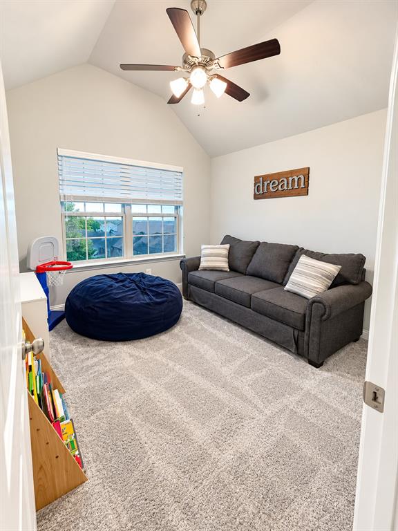 Another view of the flex space with plenty of room to make it your own.