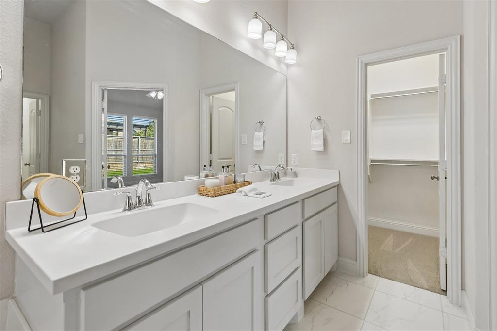 Dual sinks