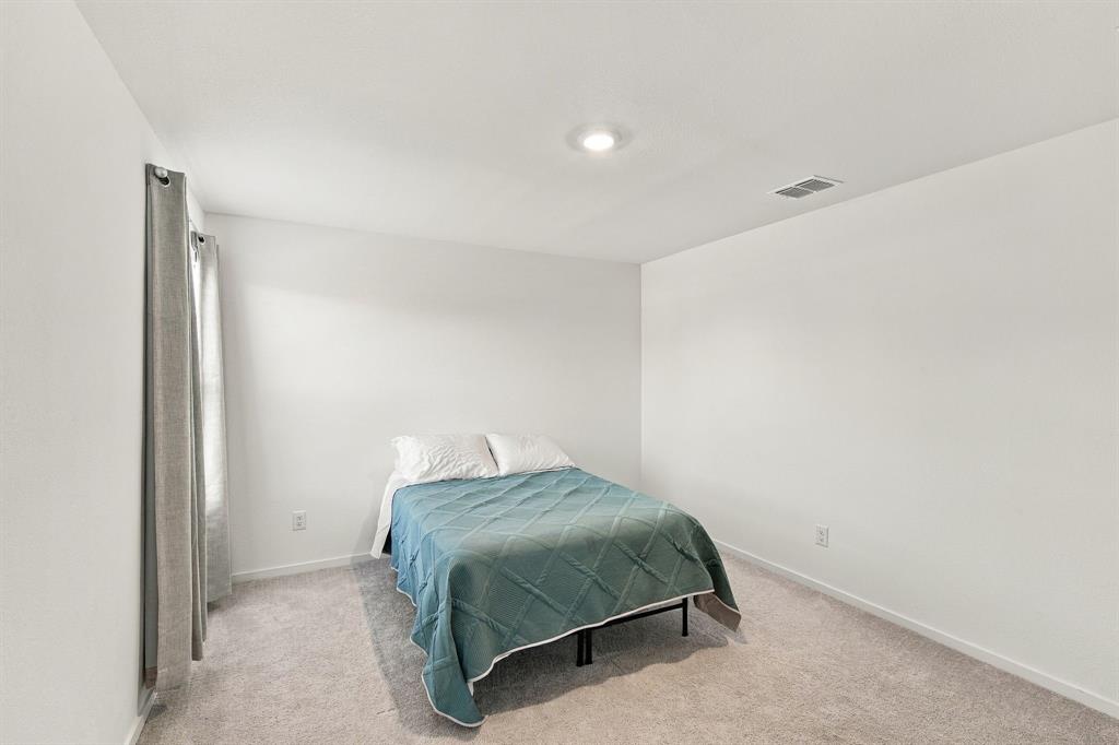 2052 Shady Oaks Drive, Ennis, TX 75119
