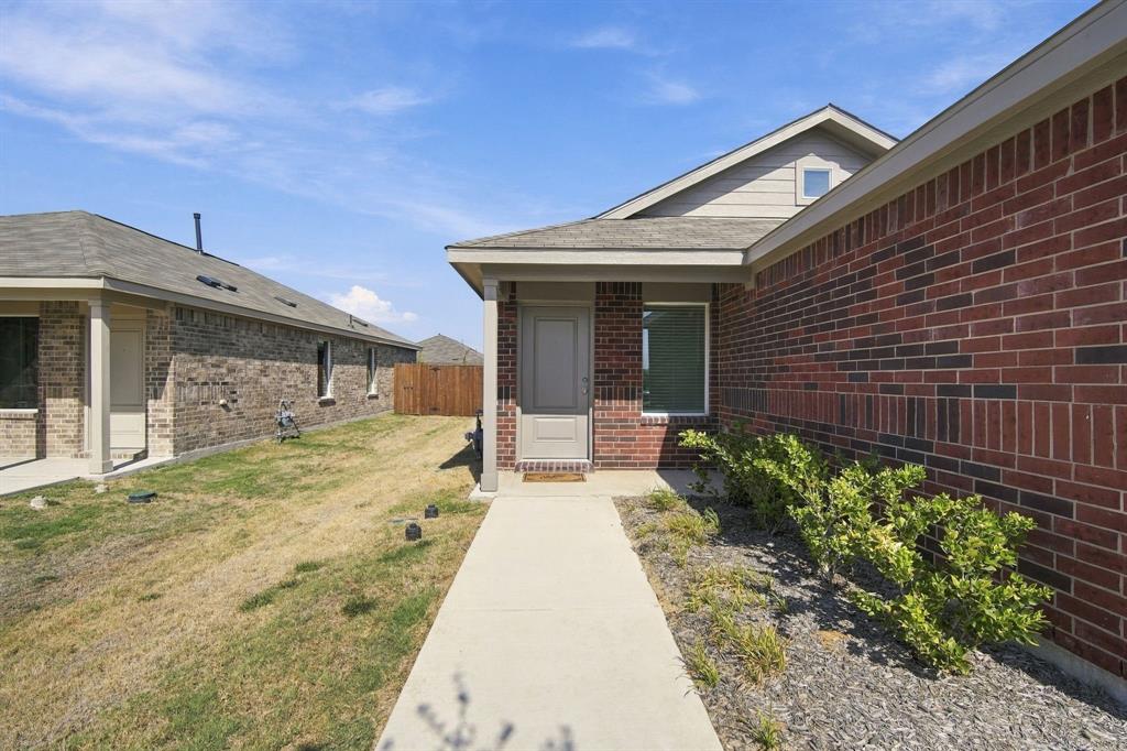 2052 Shady Oaks Drive, Ennis, TX 75119 2052 Shady Oaks Drive, Ennis, TX 75119