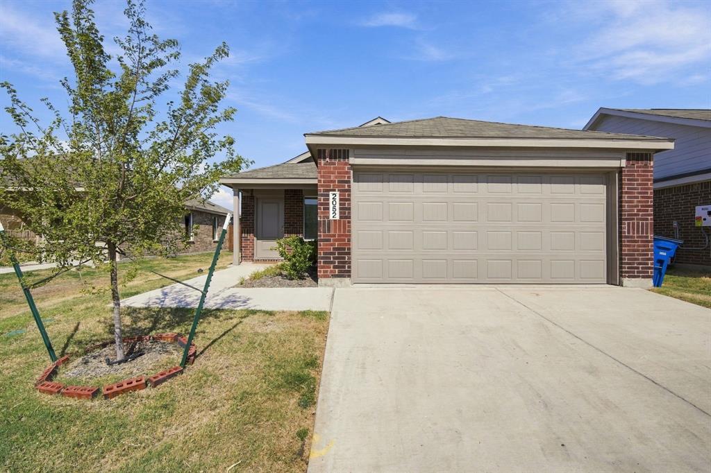 2052 Shady Oaks Drive, Ennis, TX 75119 2052 Shady Oaks Drive, Ennis, TX 75119