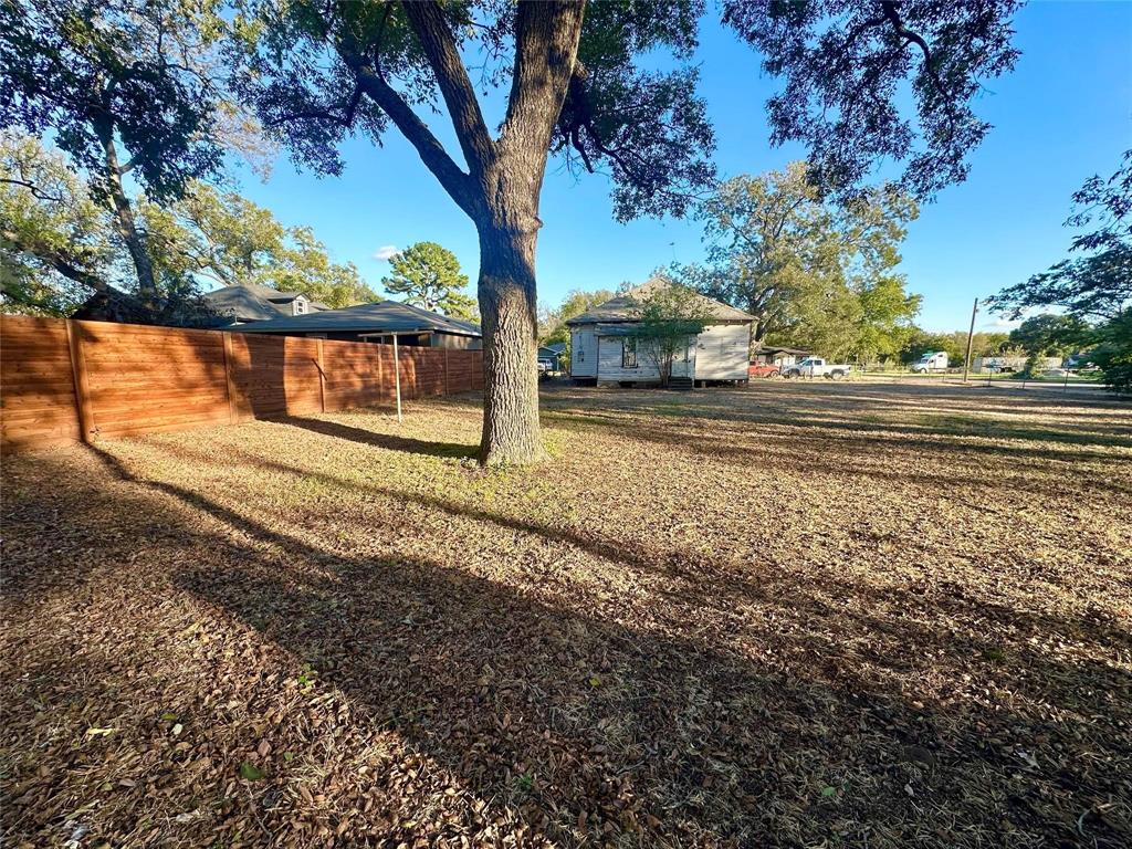 1000 & 1002 E Calhoun Avenue, Waco, TX 76704