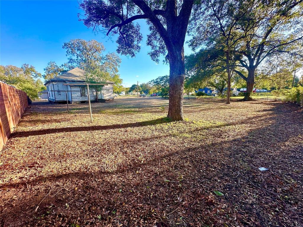 1000 & 1002 E Calhoun Avenue, Waco, TX 76704