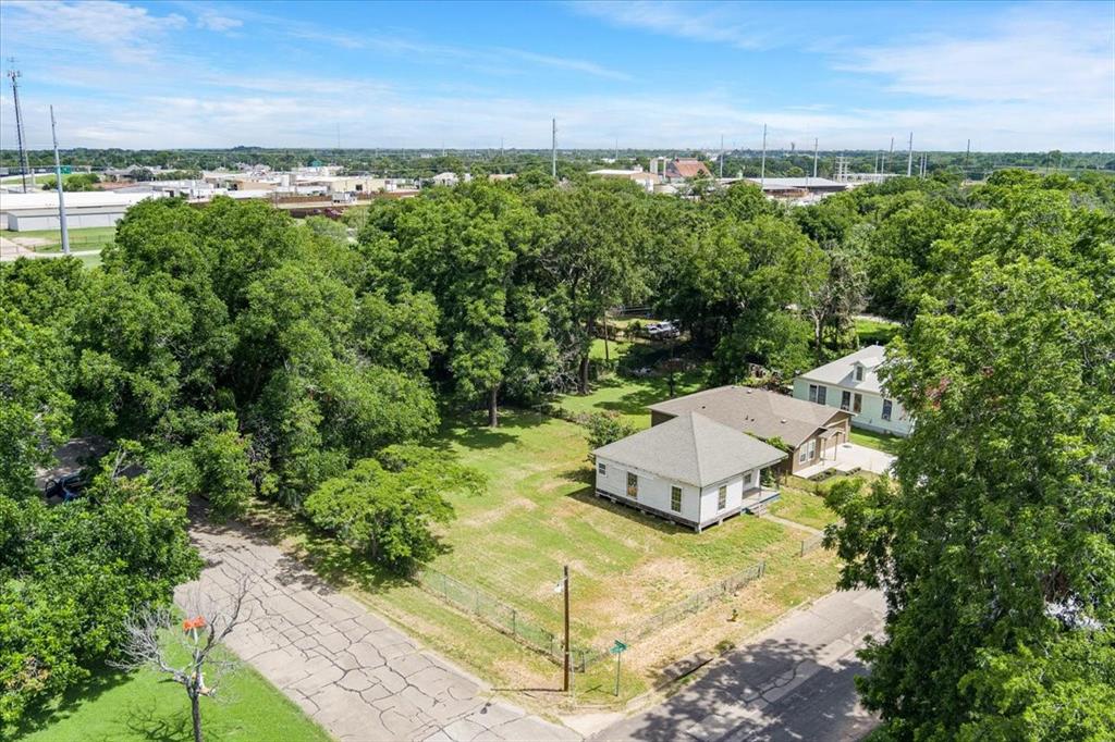 1000 & 1002 E Calhoun Avenue, Waco, TX 76704 1000 & 1002 E Calhoun Avenue, Waco, TX 76704