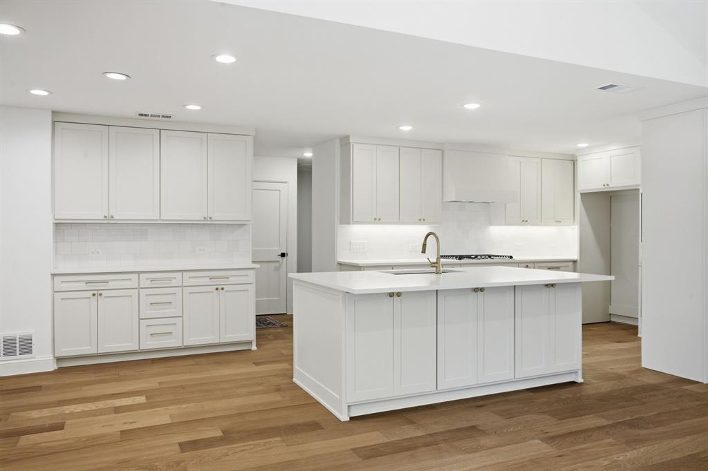 6978 Pemberton Drive, Dallas, TX 75230