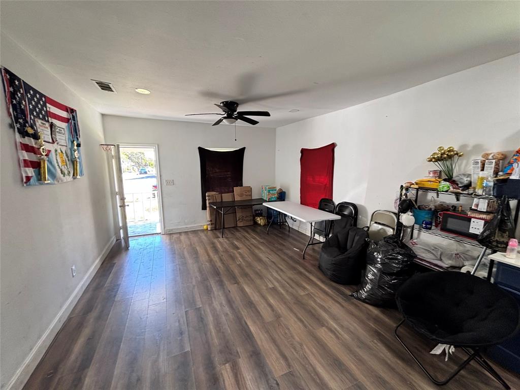 2917 Lenway Street, Dallas, TX 75215