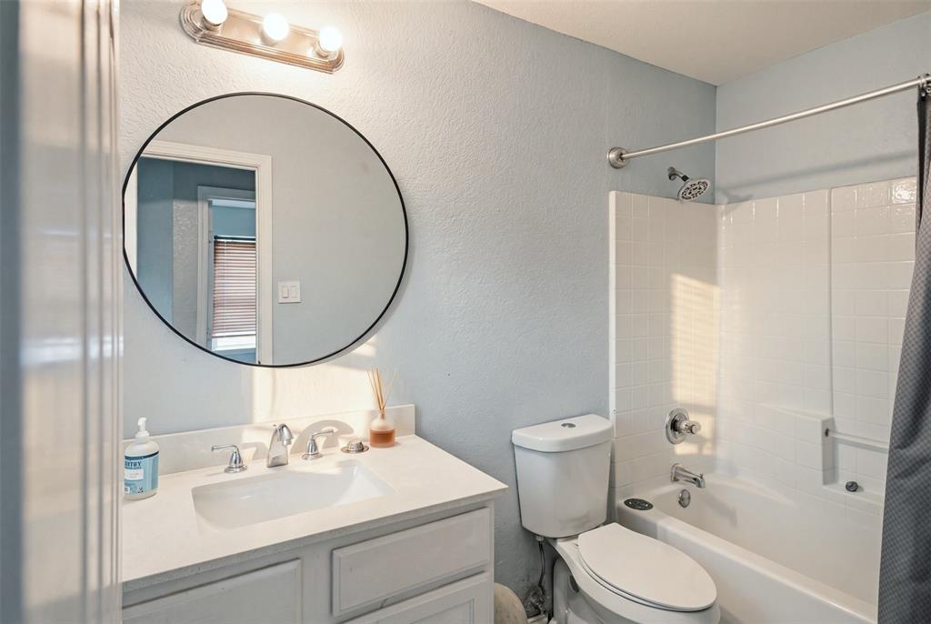 2710 Kingswood Drive, Garland, TX 75040