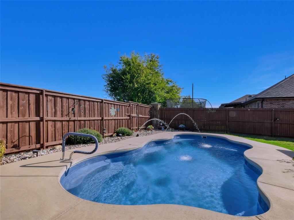318 Laurel Lane, Fate, TX 75087