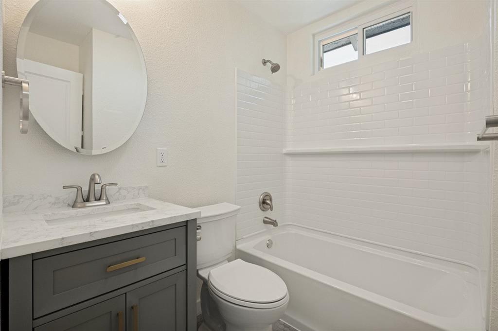 309 N Montreal Avenue, Dallas, TX 75208