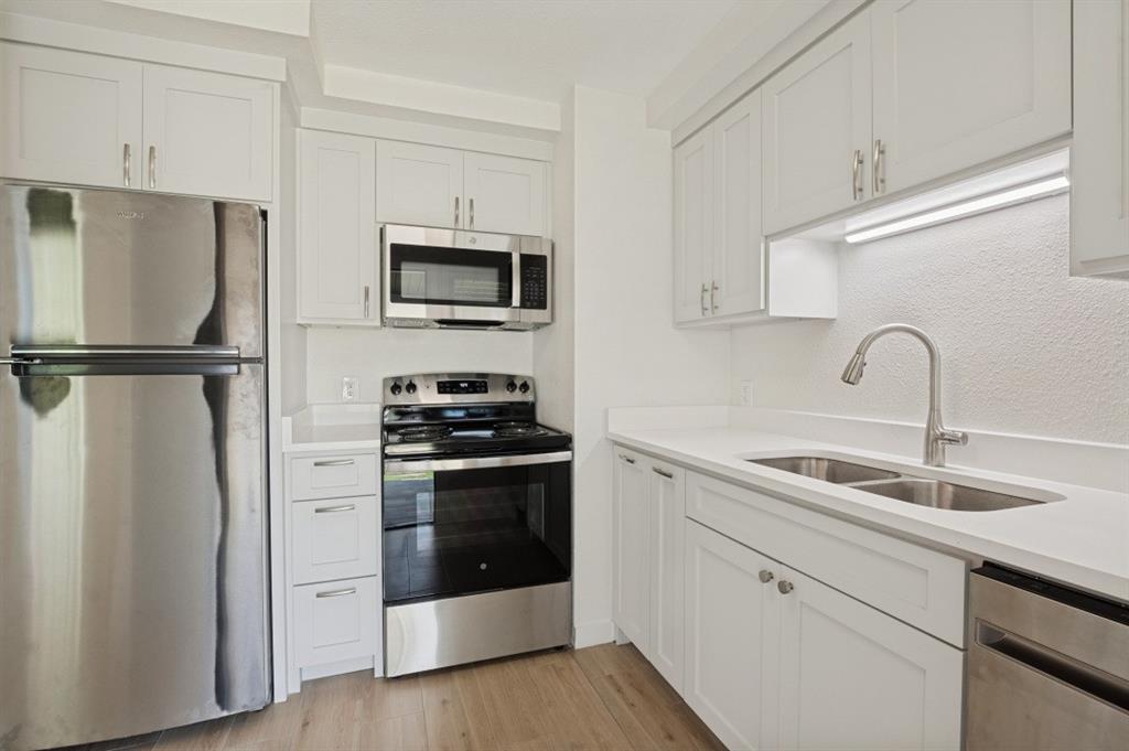 309 N Montreal Avenue, Dallas, TX 75208