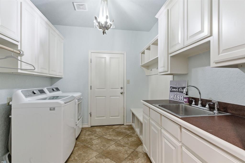 3714 Cove Timber Avenue, Granbury, TX 76049