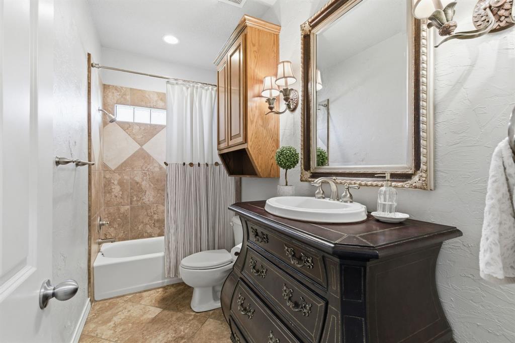 3714 Cove Timber Avenue, Granbury, TX 76049