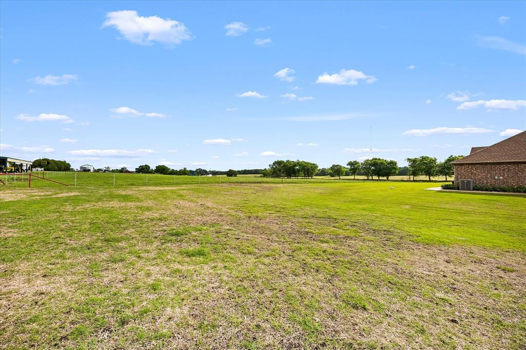 331 Mcclendon Road, Lavon, TX 75166