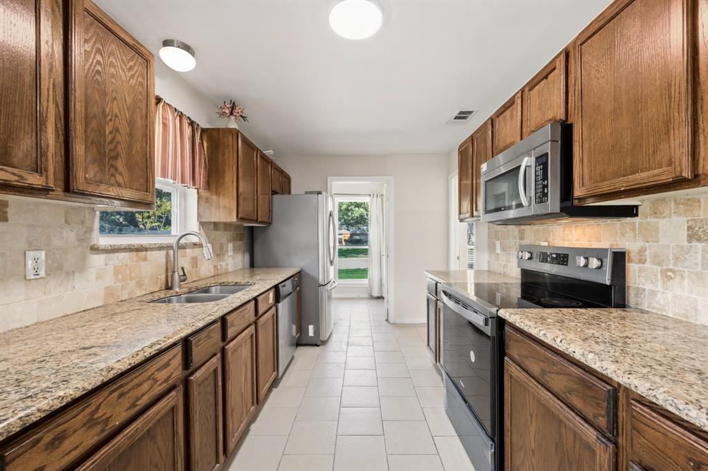 722 Worcester Lane, Garland, TX 75040
