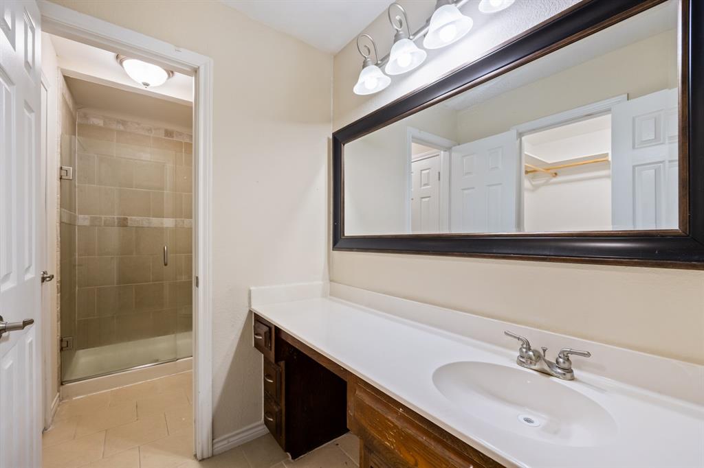 722 Worcester Lane, Garland, TX 75040