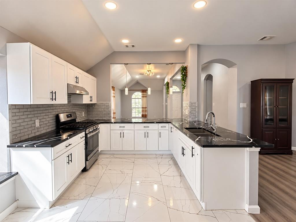 1906 Dartbrook Drive, Rowlett, TX 75089