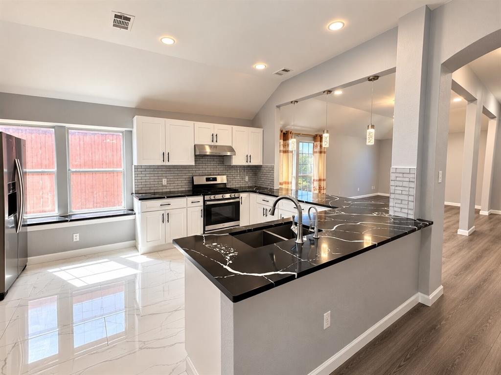 1906 Dartbrook Drive, Rowlett, TX 75089