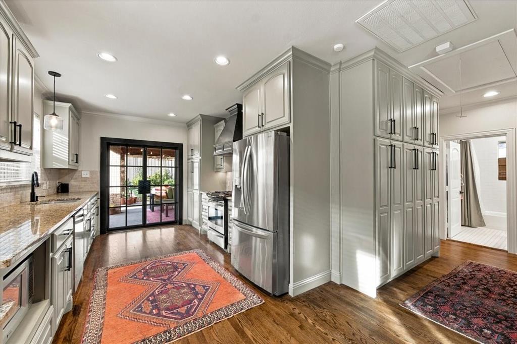 1006 Cordova Street, Dallas, TX 75223