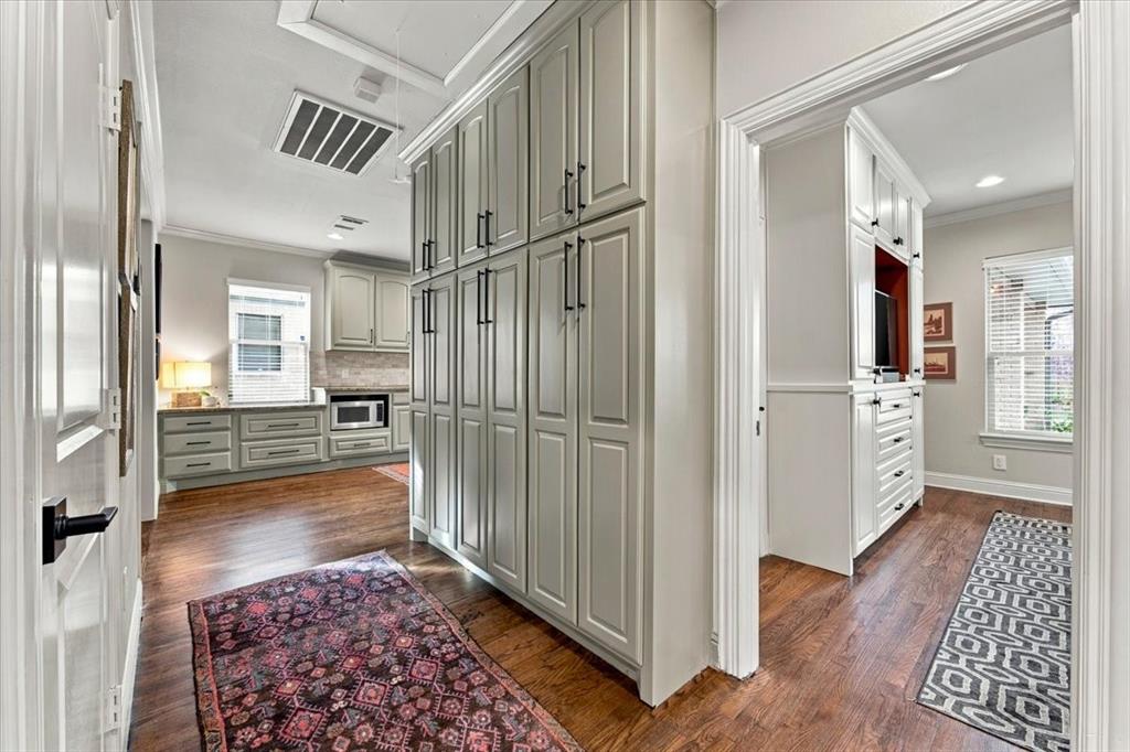 1006 Cordova Street, Dallas, TX 75223
