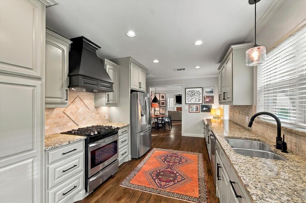 1006 Cordova Street, Dallas, TX 75223