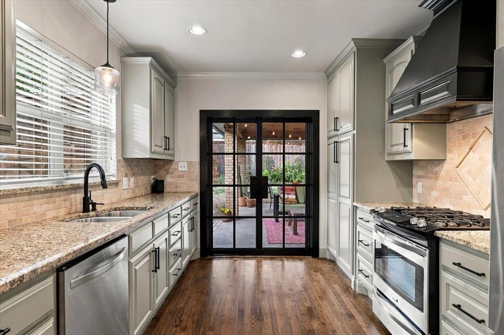 1006 Cordova Street, Dallas, TX 75223