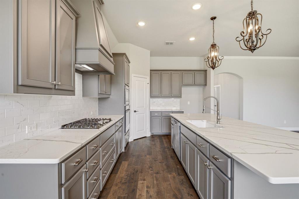 1038 Mickelson Drive, Granbury, TX 76048