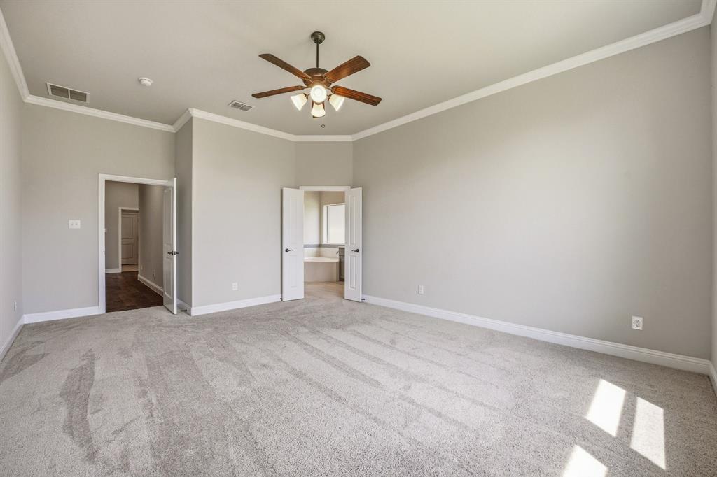 1038 Mickelson Drive, Granbury, TX 76048
