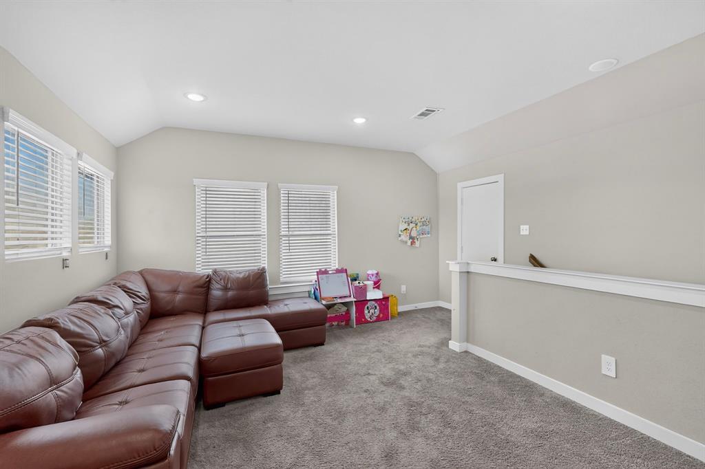 640 Medinah Road, Red Oak, TX 75154