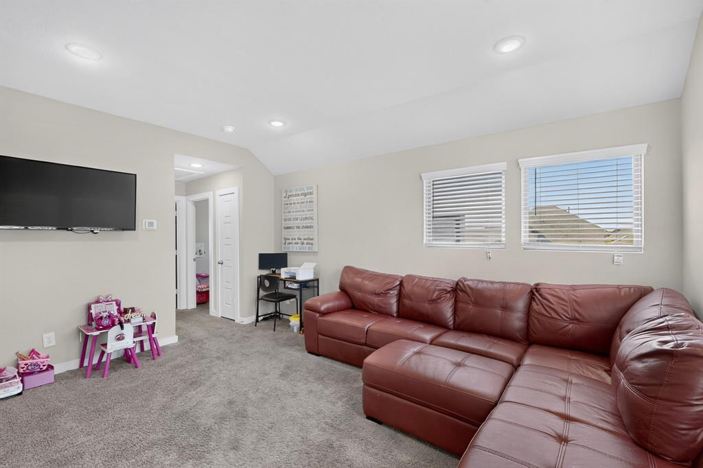 640 Medinah Road, Red Oak, TX 75154