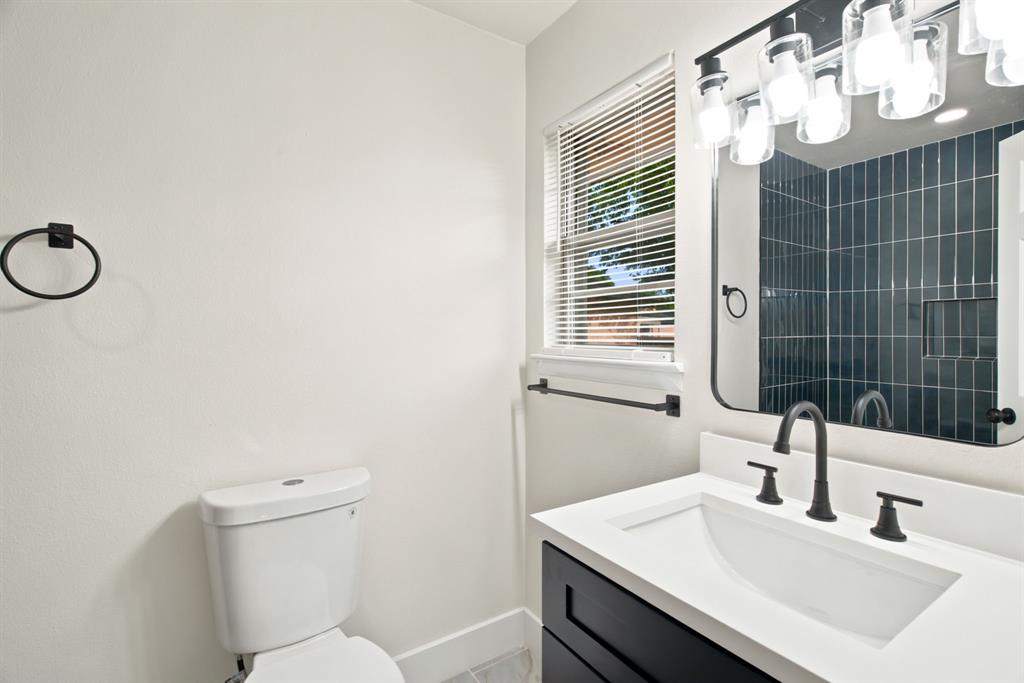 Primary Bedroom Bathroom