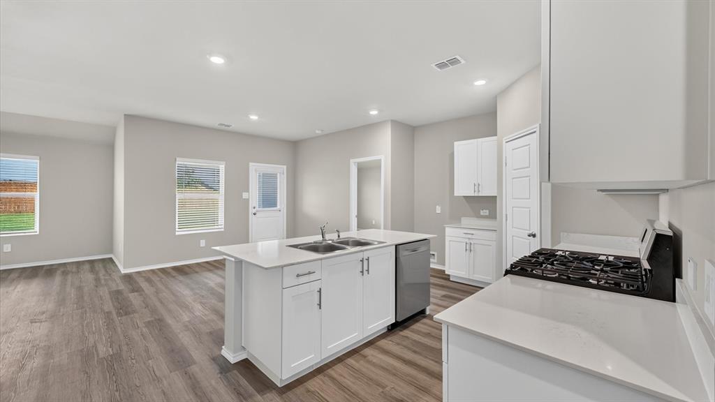 728 SMART STRIKE Trail, Granbury, TX 76049