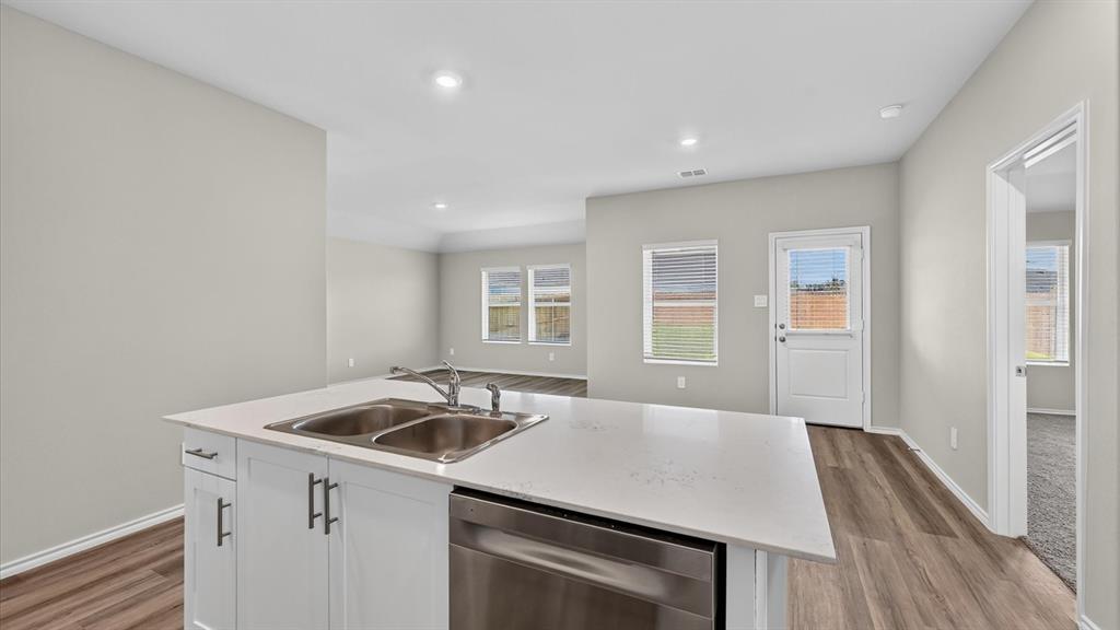 728 SMART STRIKE Trail, Granbury, TX 76049