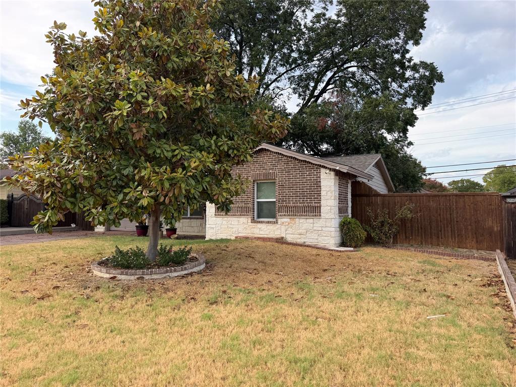 1819 Finley Road, Irving, TX 75062