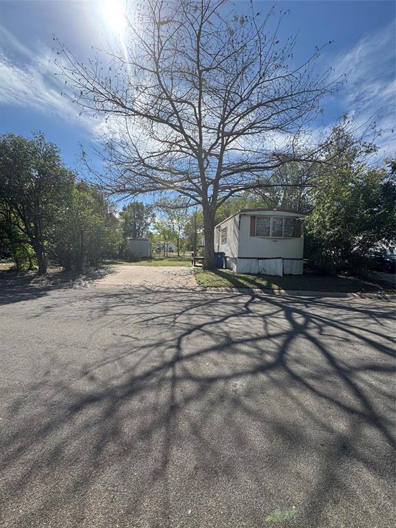 106 Saddle Horn Drive, Hewitt, TX 76643