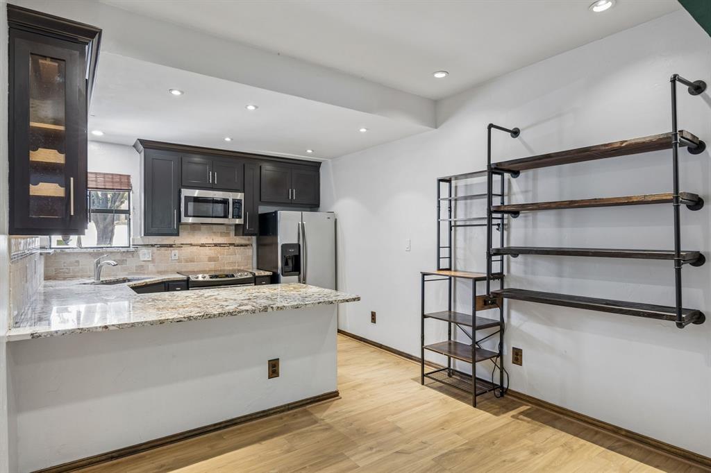 2749 Buna Drive, Dallas, TX 75211