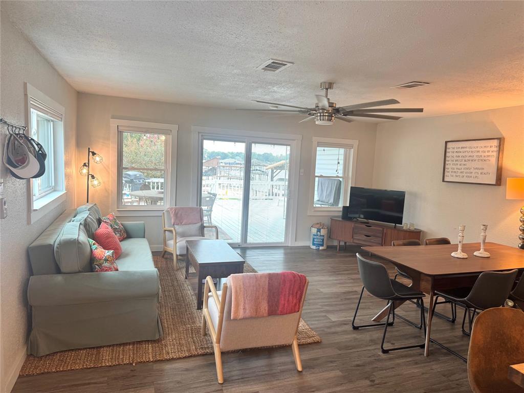 183 Seaside Drive, Gun Barrel City, TX 75156