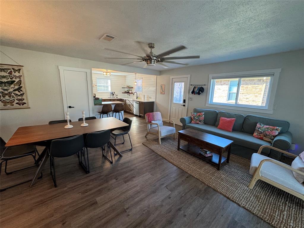 183 Seaside Drive, Gun Barrel City, TX 75156
